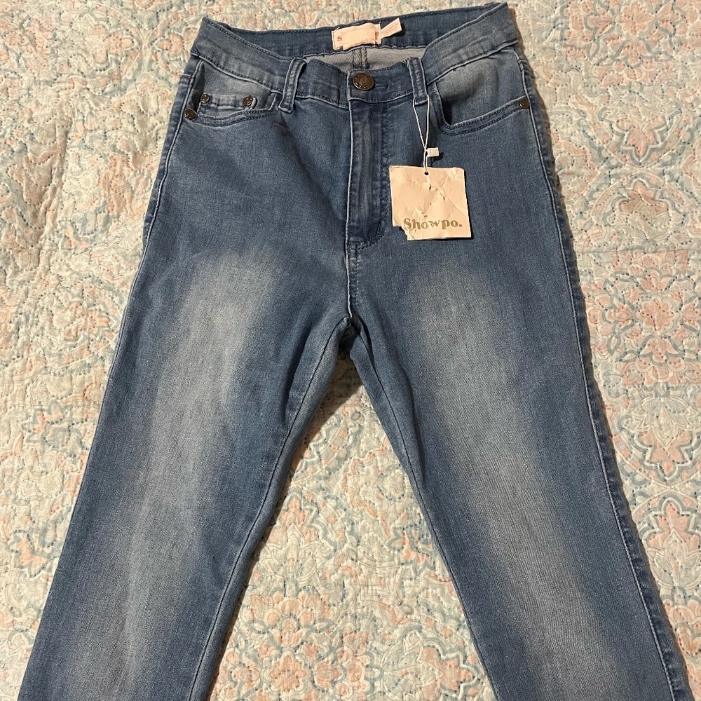 Women's Size 6 Jeans (no rips)